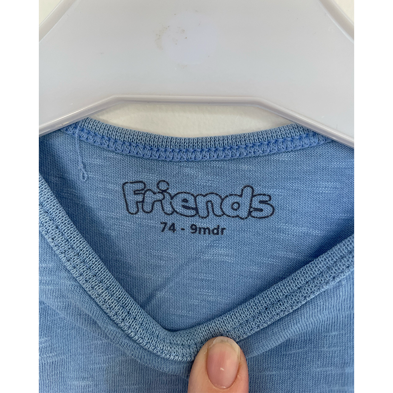 Friends kort blå sommerdragt str. 74