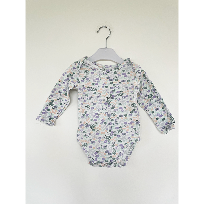 Blomstret langærmet body grønne pasteller 74 / 80