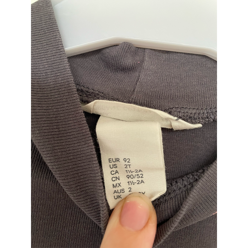 H&M grå trøje med hjerter og høj hals str. 92