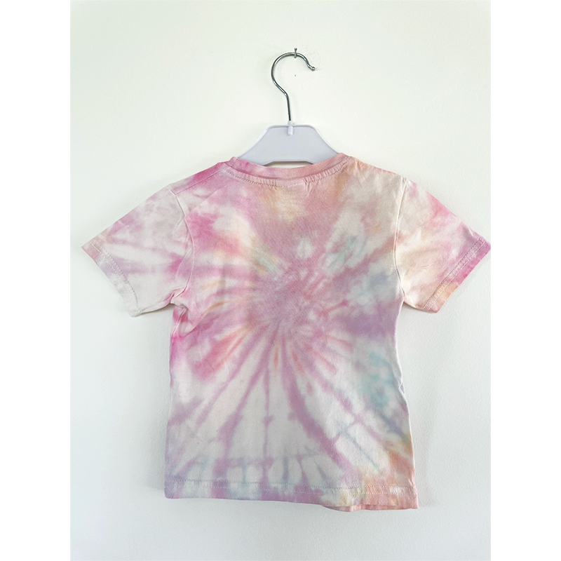Lyserød t-shirt batik 98